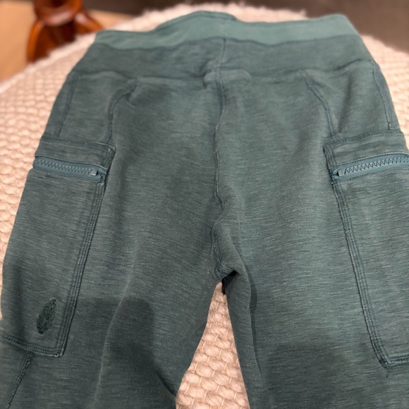 Free People Movement Green Jersey Cargo Leggings Size Small - Picture 10 of 14